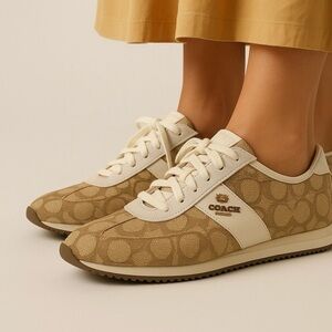 Coach Women's Beige and Cream Sneakers